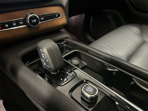 Certified 2024 Volvo XC90 B6 Plus w/ Protection Package Premier image 20