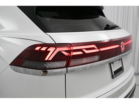 Used 2024 Volkswagen Atlas Cross Sport SEL Premium R-Line image 24