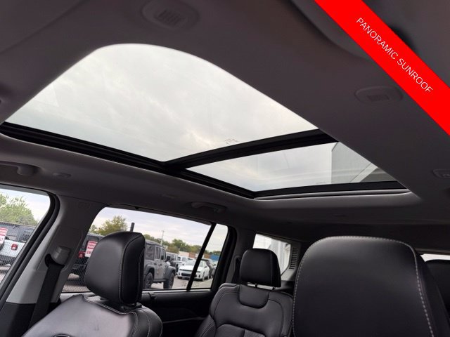 Used 2023 Jeep Grand Cherokee L Limited w/ Luxury Tech Group II AWD/4WD image 50