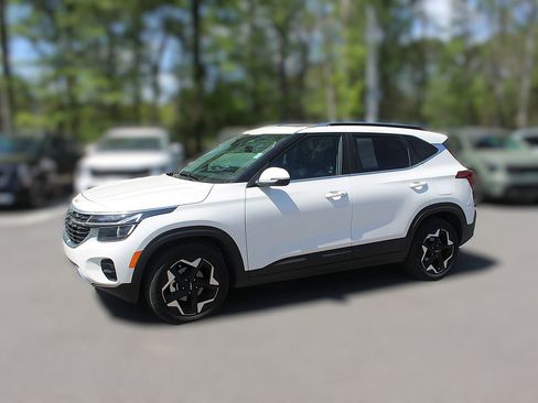 Certified 2025 Kia Seltos EX w/ EX Sunroof Package image 4