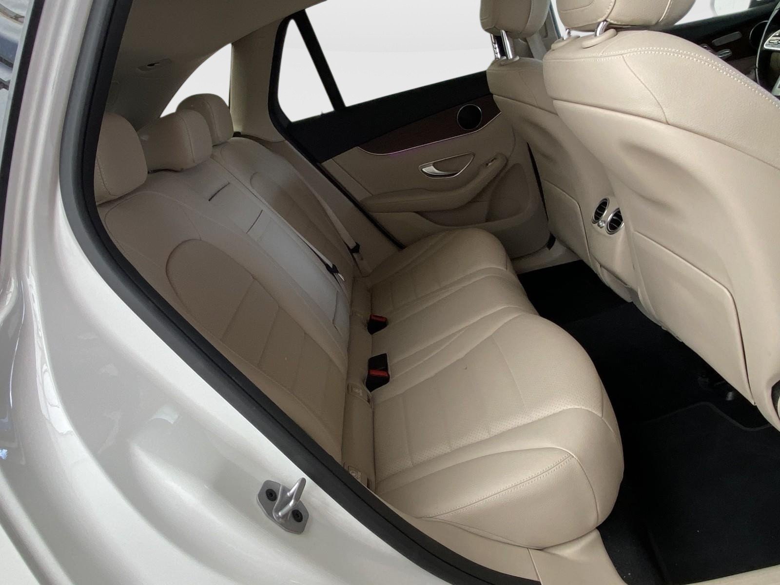 Used 2022 Mercedes-Benz GLC 300 4MATIC w/ Premium Package Lite image 12