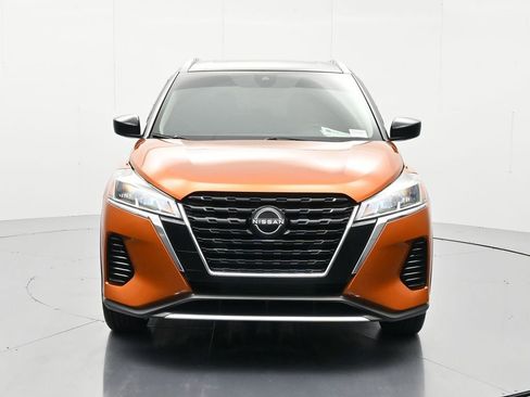 Used 2022 Nissan Kicks SV FWD image 2