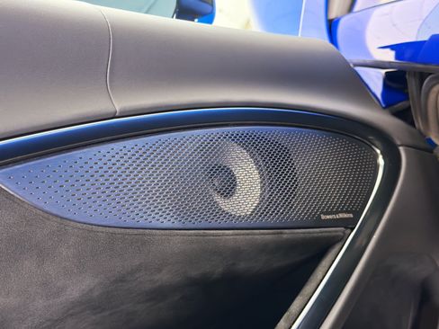 Used 2024 McLaren Artura RWD image 21