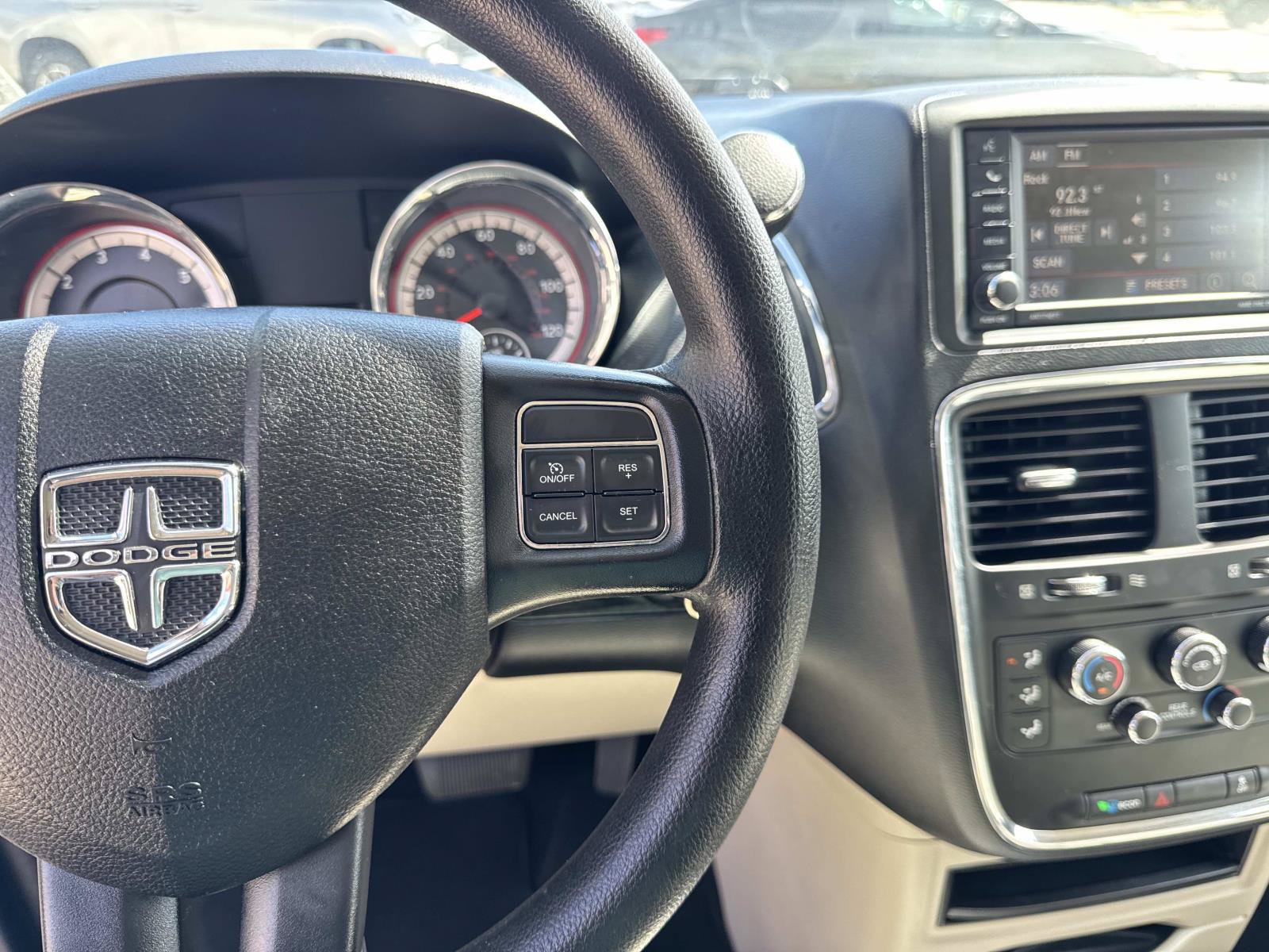 Used 2017 Dodge Grand Caravan SE w/ Power Window Group FWD image 24