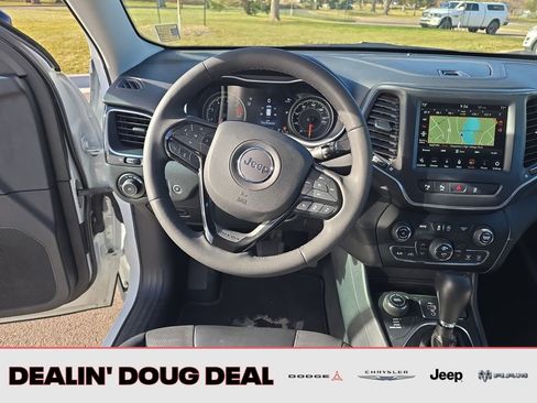 Used 2023 Jeep Cherokee Altitude Lux image 14