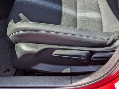 Used 2025 Honda Civic Sport image 15