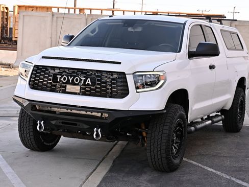 Used 2018 Toyota Tundra SR5 w/ TRD Off Road Package image 10
