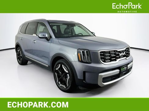 Used 2025 Kia Telluride S FWD image 1