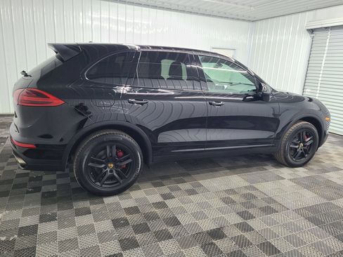 Used 2017 Porsche Cayenne AWD/4WD image 12