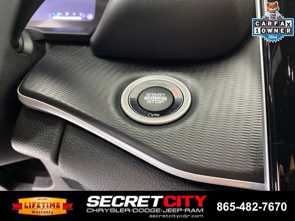 Used 2023 Jeep Grand Cherokee L Laredo AWD/4WD image 16