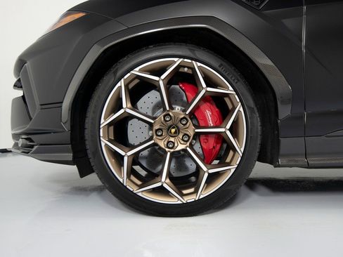 Used 2023 Lamborghini Urus Performante AWD/4WD image 9