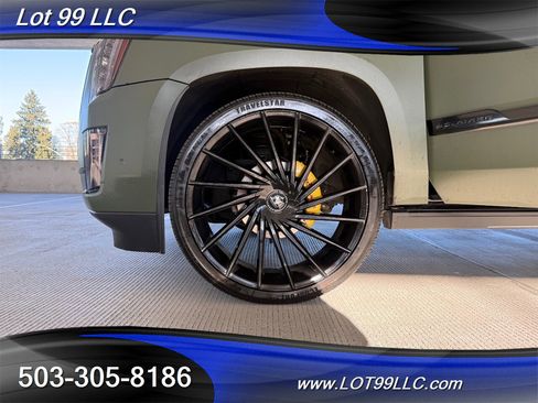 Used 2017 Cadillac Escalade Platinum image 24