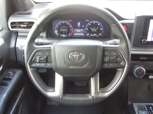 Certified 2024 Toyota Tacoma TRD Off-Road AWD/4WD image 24