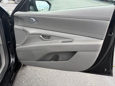 Used 2023 Hyundai Elantra SEL w/ Convenience Package FWD image 24