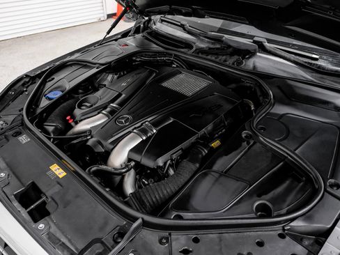 Used 2015 Mercedes-Benz S 550 Sedan w/ Sport Package w/ Sport Package image 57