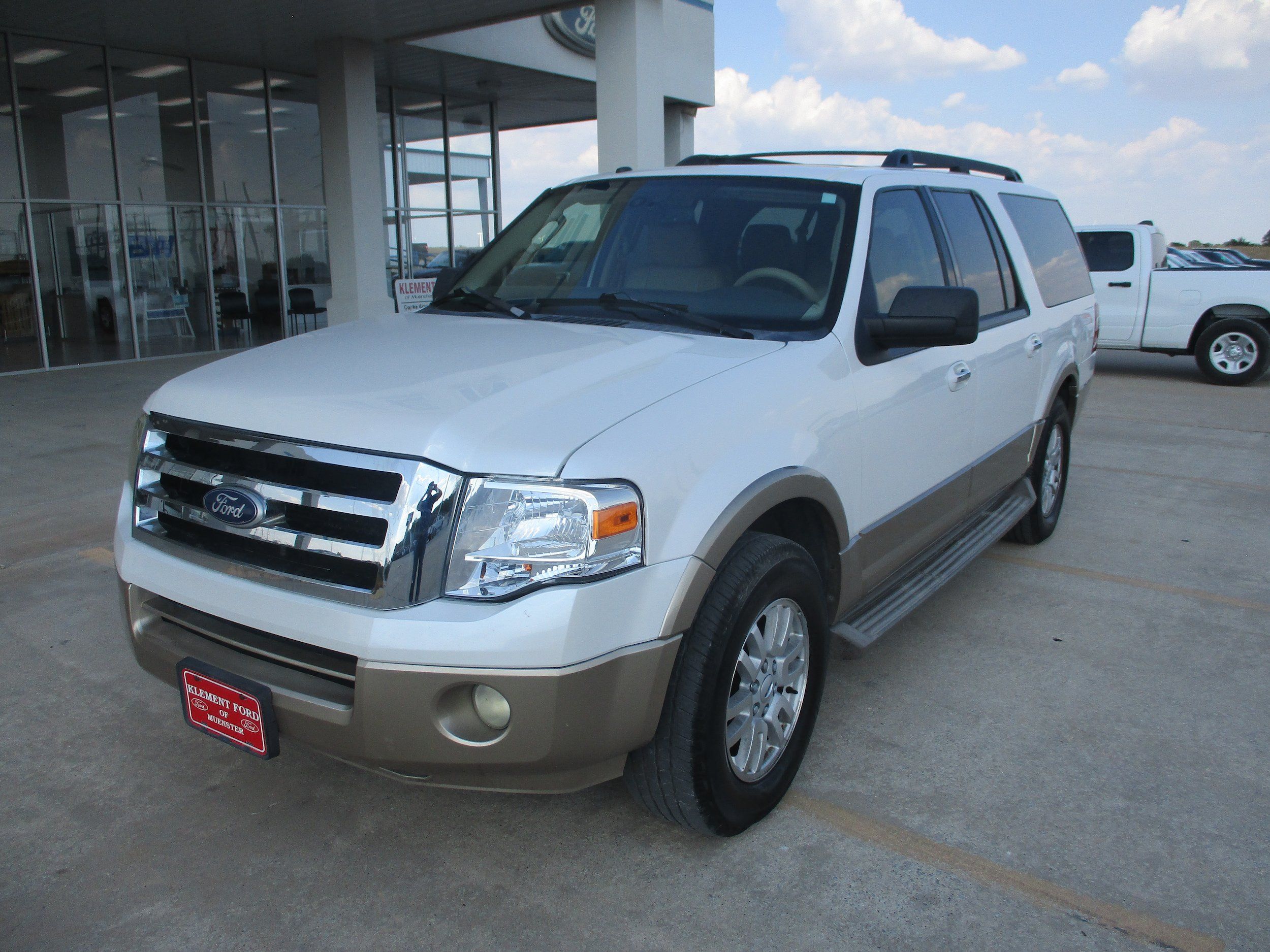 Used 2011 Ford Expedition EL XLT w/ 202A Rapid Spec Order Code RWD image 2