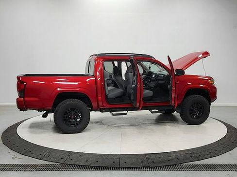 Used 2019 Toyota Tacoma SR w/ SR Convenience Package AWD/4WD image 16