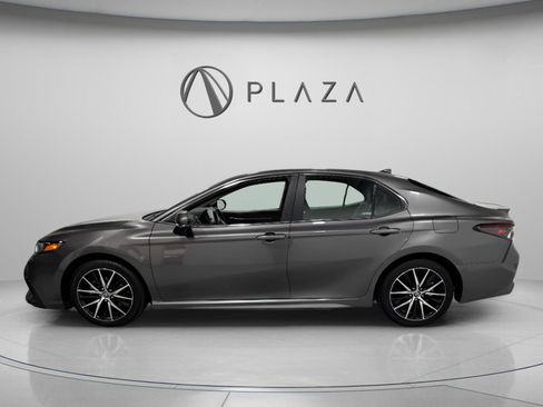 Used 2024 Toyota Camry SE w/ Cold Weather Package image 3