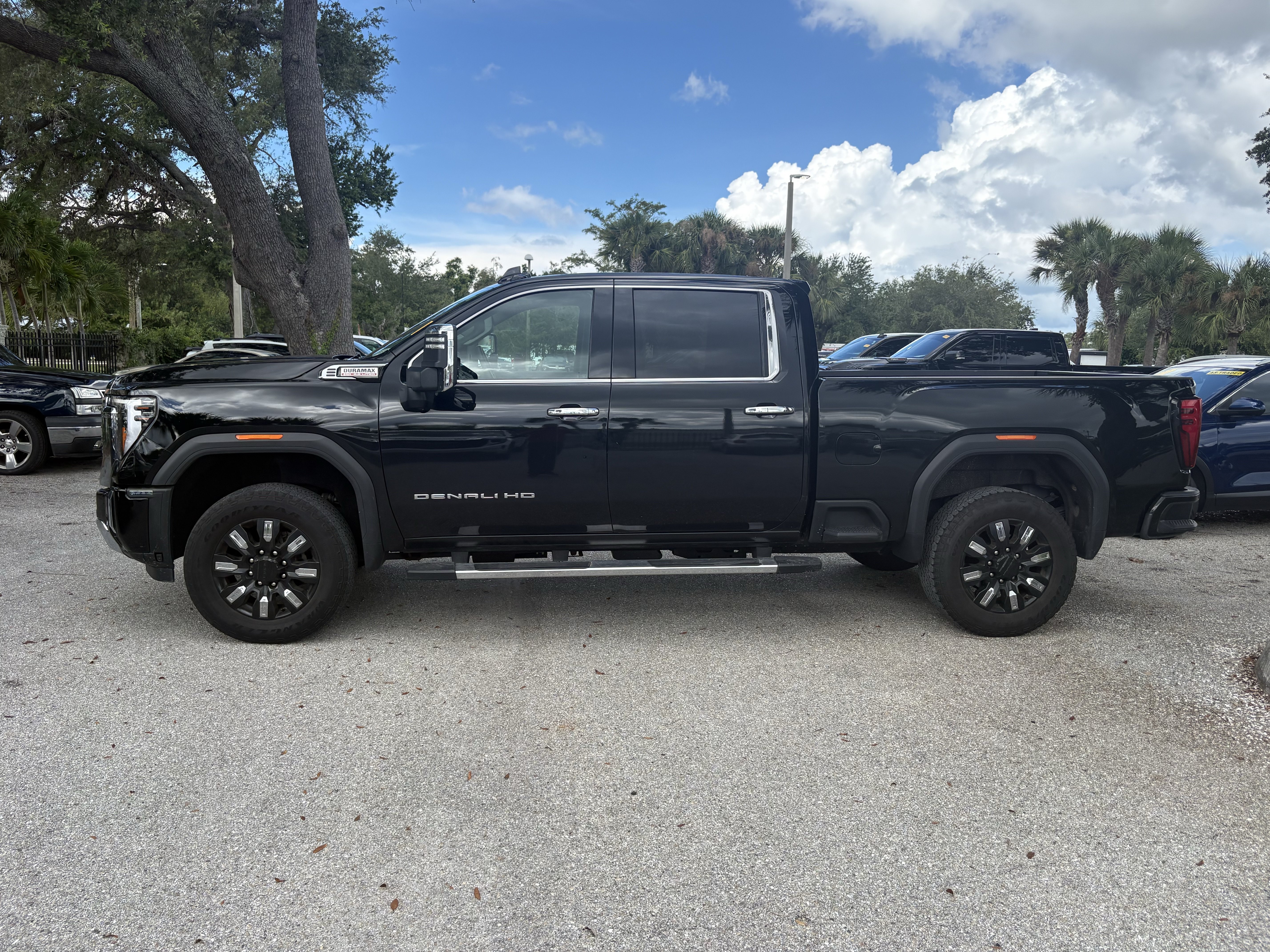 Used 2024 GMC Sierra 2500 Denali w/ Denali Reserve Package AWD/4WD image 4