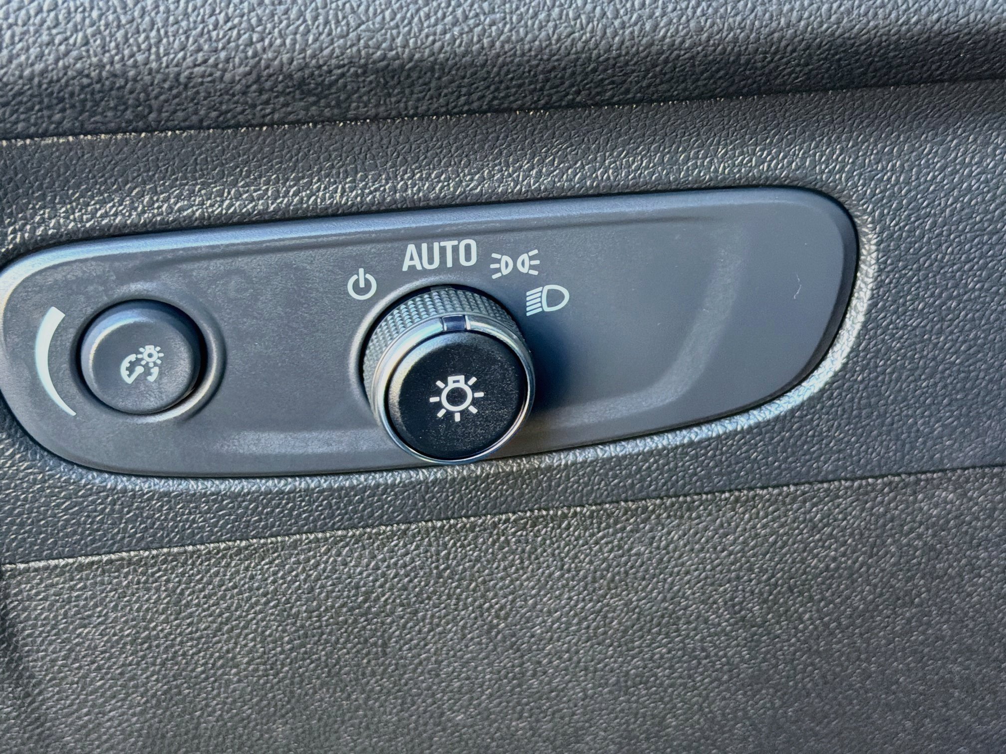 Used 2023 Buick Envision Preferred w/ Premium Seat Package AWD/4WD image 17