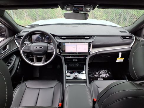 New 2026 Jeep Grand Cherokee L Limited AWD/4WD image 11