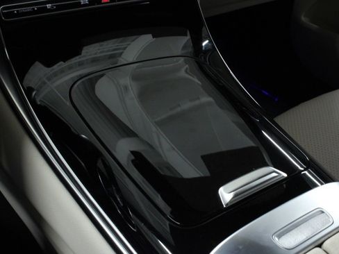 Certified 2024 Mercedes-Benz GLC 300 4MATIC image 32