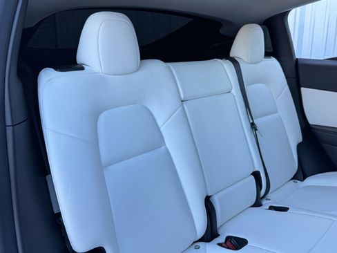 Used 2021 Tesla Model Y Performance image 40