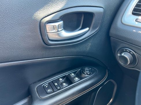 Used 2019 Jeep Compass Sport w/ Cold Weather Group image 33