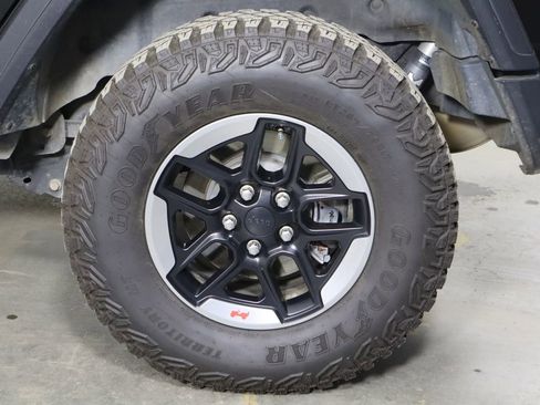 Used 2018 Jeep Wrangler Unlimited Rubicon AWD/4WD image 38