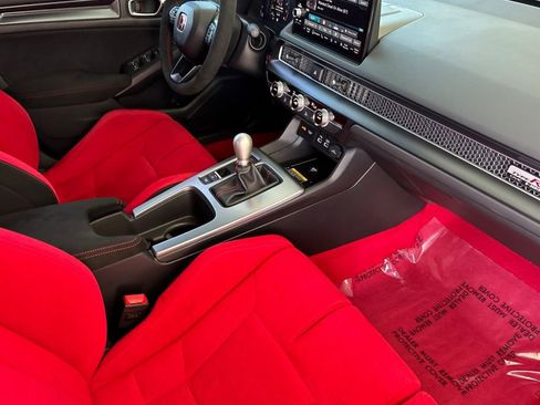 Certified 2025 Honda Civic Type R image 19