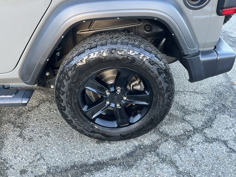 Used 2021 Jeep Wrangler Unlimited Sport image 11