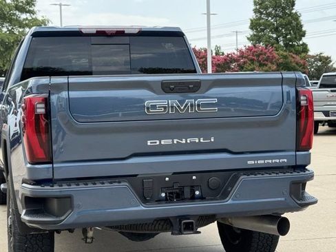 Used 2025 GMC Sierra 2500 Denali Ultimate AWD/4WD image 8