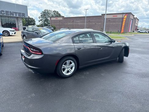 Used 2022 Dodge Charger SXT image 3