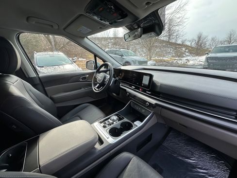 New 2026 Kia Carnival EX image 28