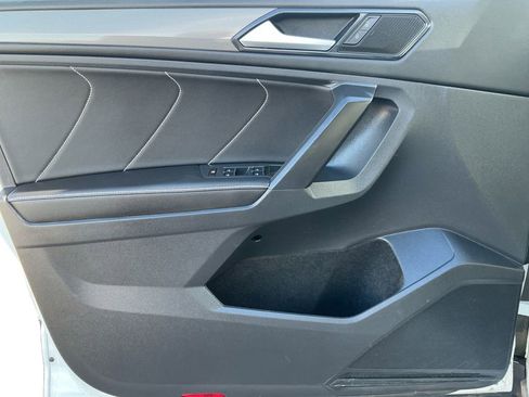 Used 2023 Volkswagen Tiguan SE image 22