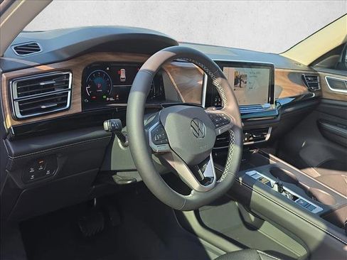 New 2026 Volkswagen Atlas SE FWD image 5