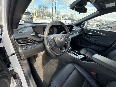 Certified 2024 Buick Envista Sport Touring w/ Convenience I Package image 10