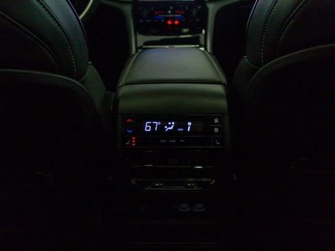 Certified 2023 Jeep Grand Cherokee L Limited w/ Black Appearance Package image 8