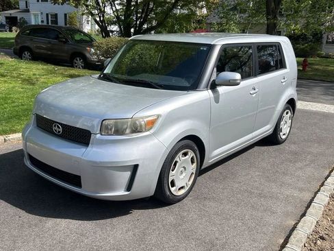 Used 2009 Scion xB FWD image 1