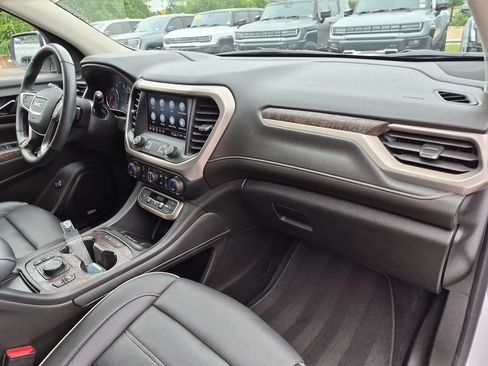 Used 2022 GMC Acadia Denali w/ Denali Ultimate Package FWD image 39
