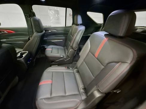 Used 2024 Chevrolet Traverse RS w/ LPO, Floor Liner Package image 28