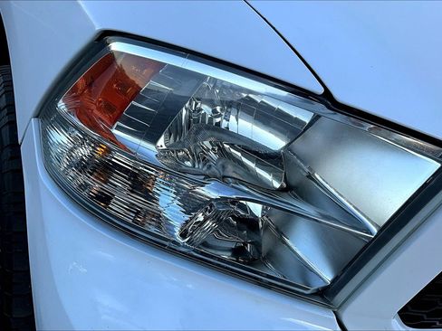 Used 2015 RAM 1500 Express image 27