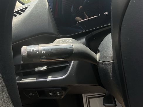 Used 2025 Kia K4 FWD image 27
