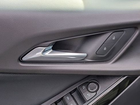 New 2026 Chevrolet Equinox LT w/ Convenience Package II image 12