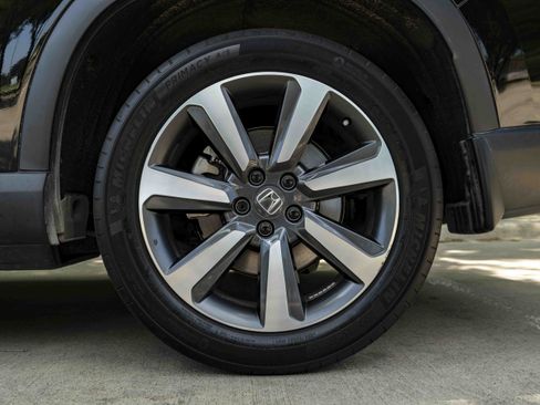 Used 2024 Honda Pilot Touring image 15