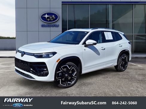 Used 2026 Volkswagen Tiguan SEL R-Line image 1