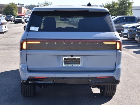 New 2025 Lincoln Navigator L Reserve w/ Jet Appearance Package image 8