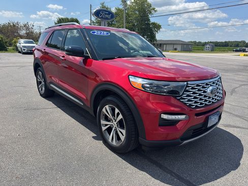 Used 2020 Ford Explorer Platinum w/ Premium Technology Package AWD/4WD image 4