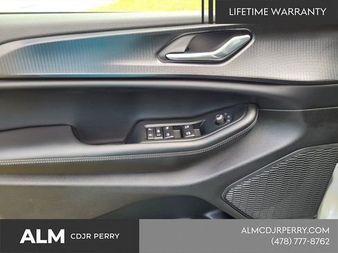 New 2025 Jeep Grand Cherokee Laredo image 24