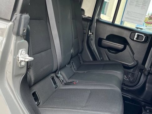 Used 2021 Jeep Gladiator Sport AWD/4WD image 20